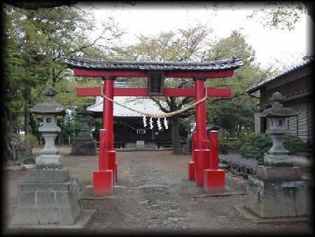 �`���_�Ћ������ʂɐ݂���ꂽ��F�̒����ƐΑ��Ѝ��W