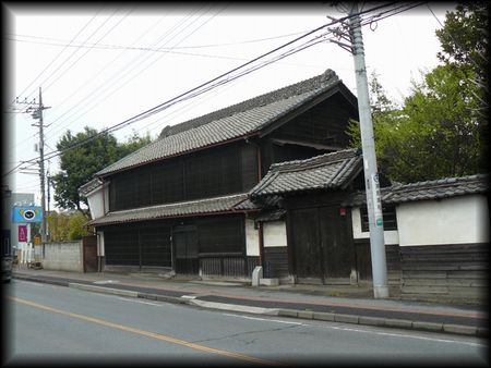 �e�{�w�i�{��Ɓj