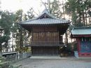 笹森稲荷神社境内に設けられた神楽殿。シンプルな構成です。