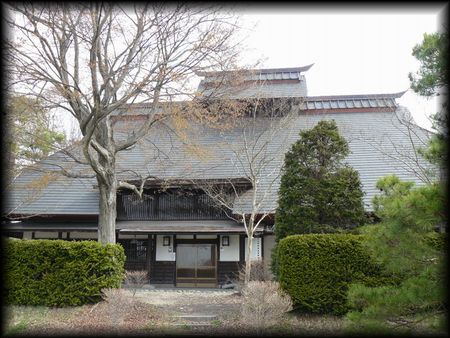 �㌴�ƏZ��i�㌴�g�E�q��فj��A�͉z�Ɋ_�Ԍ�����剮���B�e�����摜