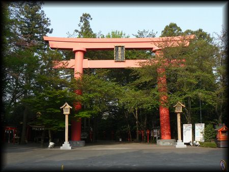 ����א_�Ћ������ʂɐ݂���ꂽ��F�̑咹��