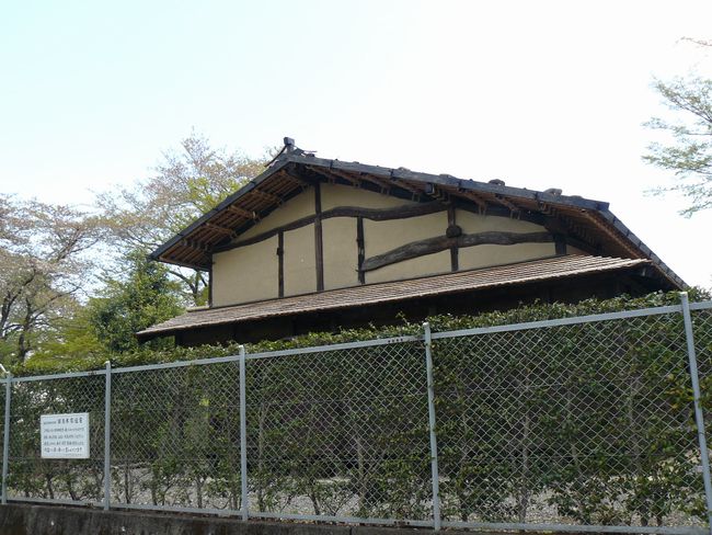 �x���s�F���Ζ؉ƏZ��