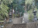 妙義神社参道石段と意匠に富んだ銅製燈篭