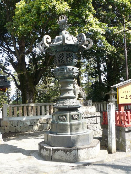 貫前神社・唐銅製燈籠